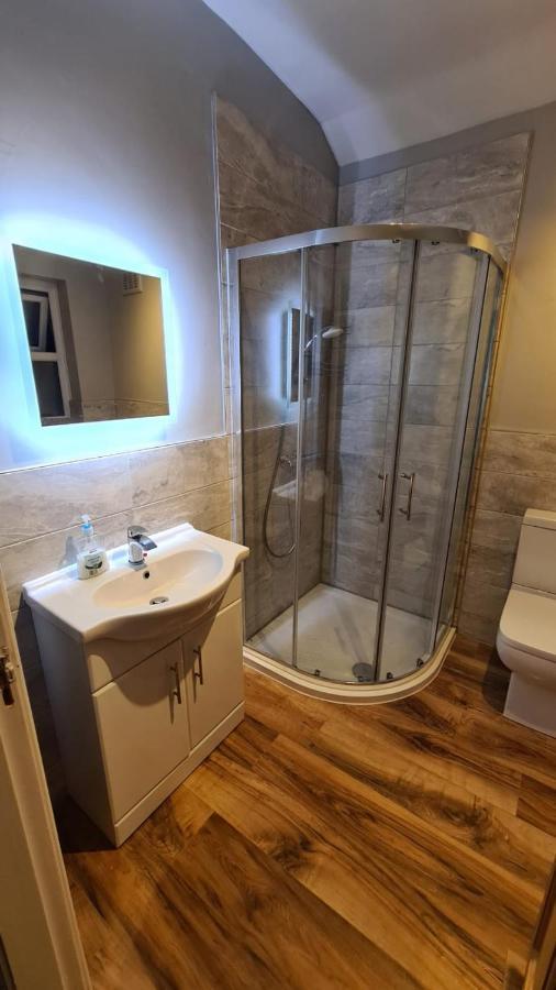 Stunning Holiday Home. Free Parking. Manchester Eksteriør billede
