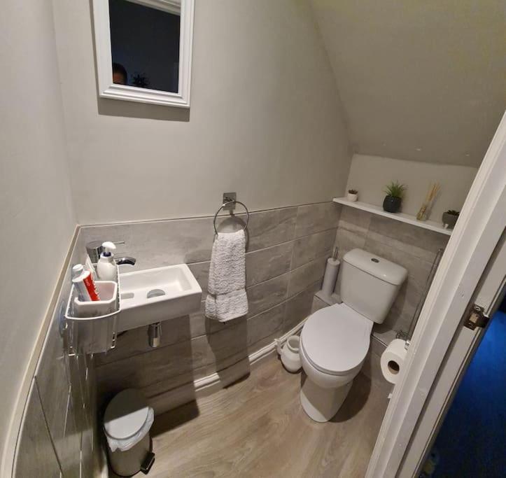 Stunning Holiday Home. Free Parking. Manchester Eksteriør billede