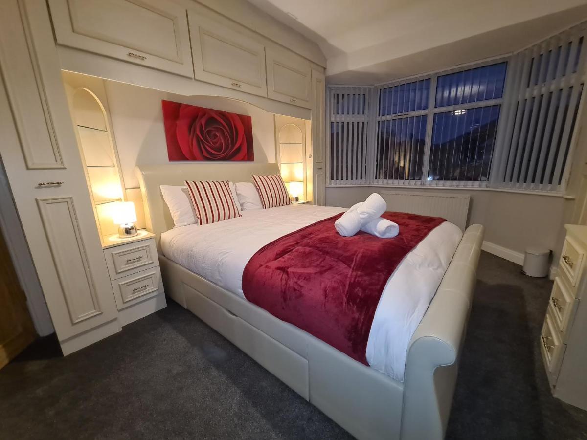Stunning Holiday Home. Free Parking. Manchester Eksteriør billede