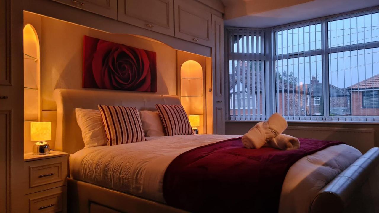 Stunning Holiday Home. Free Parking. Manchester Eksteriør billede