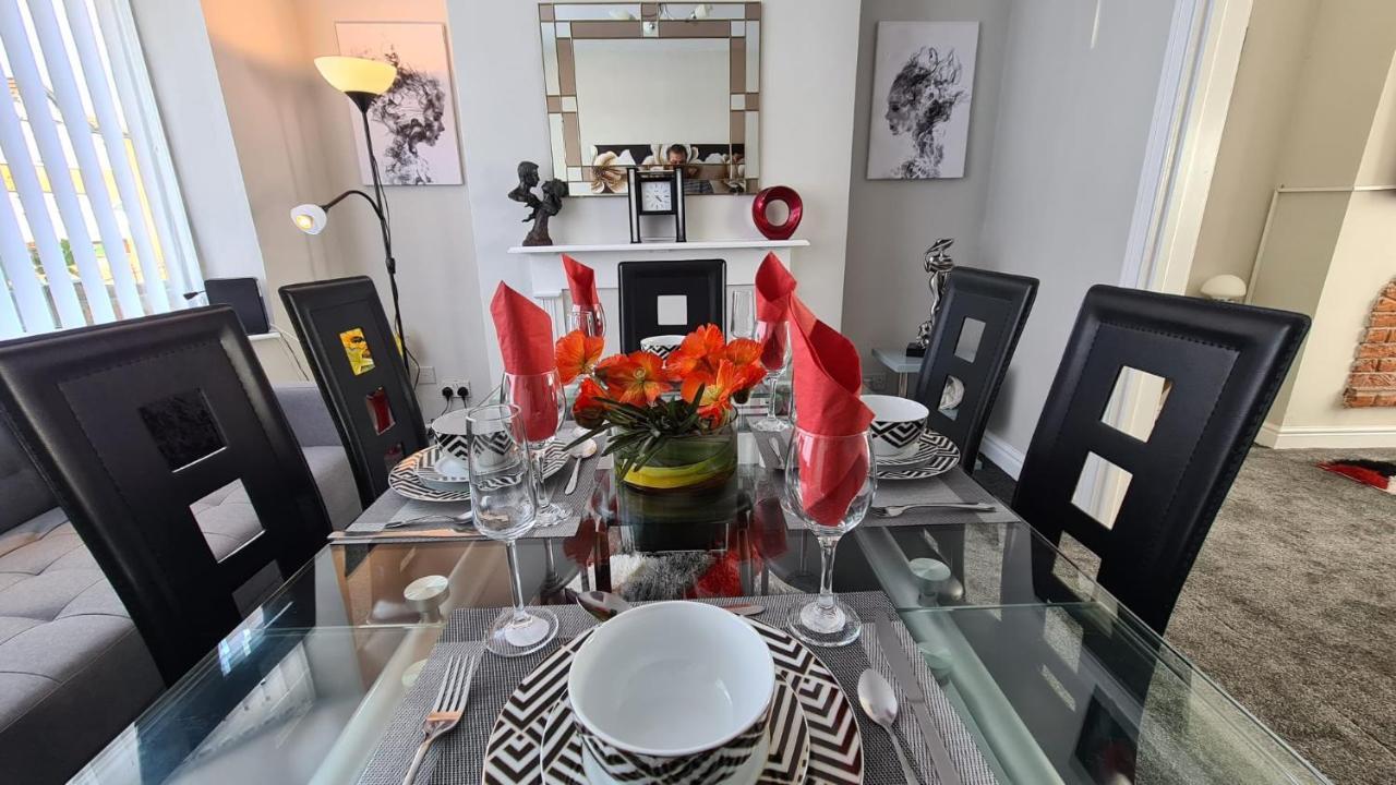 Stunning Holiday Home. Free Parking. Manchester Eksteriør billede